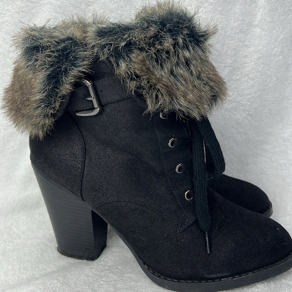 Charlotte Russe, black suede fur cuff booties - Picture 2 of 7